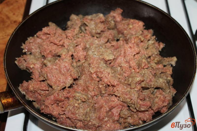 Фото приготовление рецепта: Слоеный картофель с мясом и спаржевой фасолью шаг №2