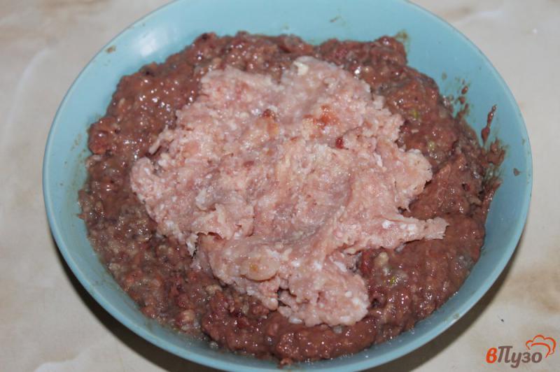 Фото приготовление рецепта: Котлеты из мяса с печенью шаг №2