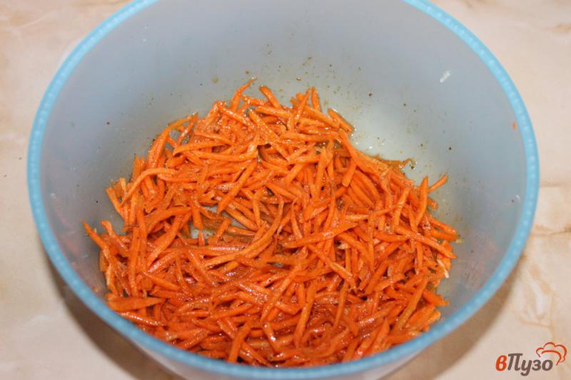 Фото приготовление рецепта: Морковь по - корейски с приправой шаг №5