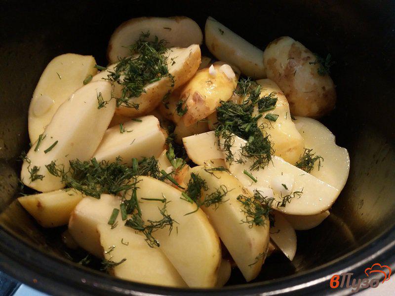 Фото приготовление рецепта: Запеченный молодой картофель в мультиварке шаг №3