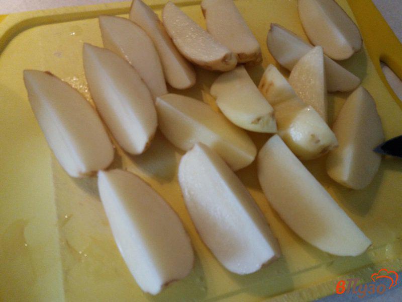Фото приготовление рецепта: Запеченный молодой картофель в мультиварке шаг №2