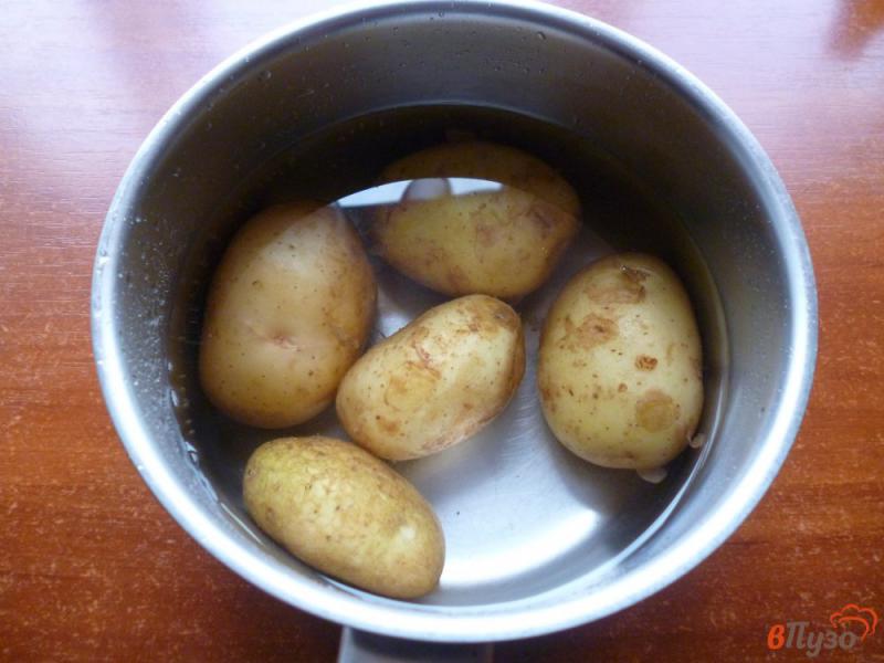 Фото приготовление рецепта: Картофельная запеканка с шампиньонами шаг №1