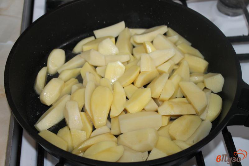 Фото приготовление рецепта: Картофельное рагу с мясом и спаржевой фасолью шаг №1