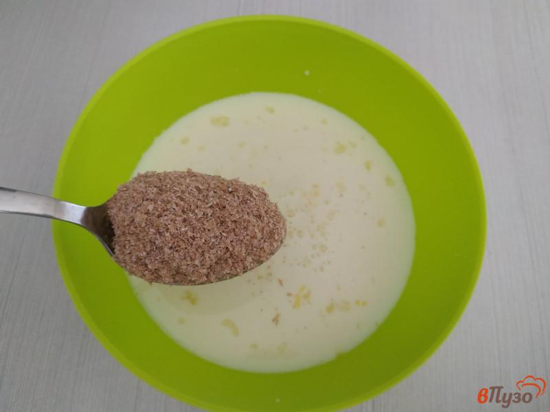 Фото приготовление рецепта: Блинчики на молоке с пшеничными отрубями шаг №4