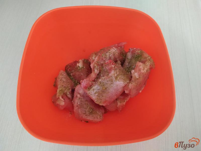 Фото приготовление рецепта: Тушеное мясо кролика шаг №1