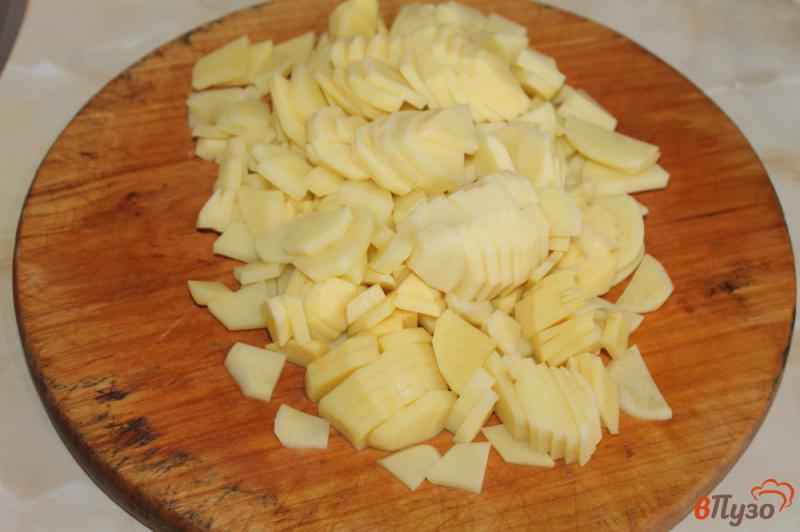 Фото приготовление рецепта: Жареный картофель с мясом и колбасой шаг №1