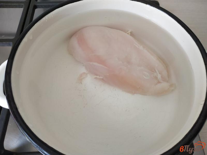 Фото приготовление рецепта: Окрошка на курином бульоне и с куриным филе шаг №1