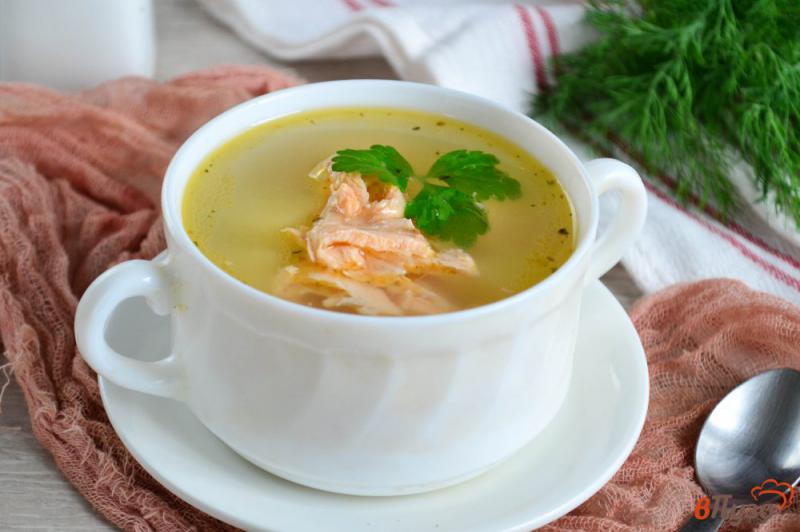 Фото приготовление рецепта: Суп с хребтами семги шаг №8