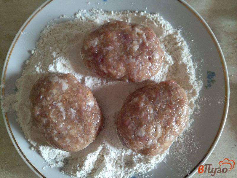Фото приготовление рецепта: Домашние котлеты из свинины и филе курицы шаг №6