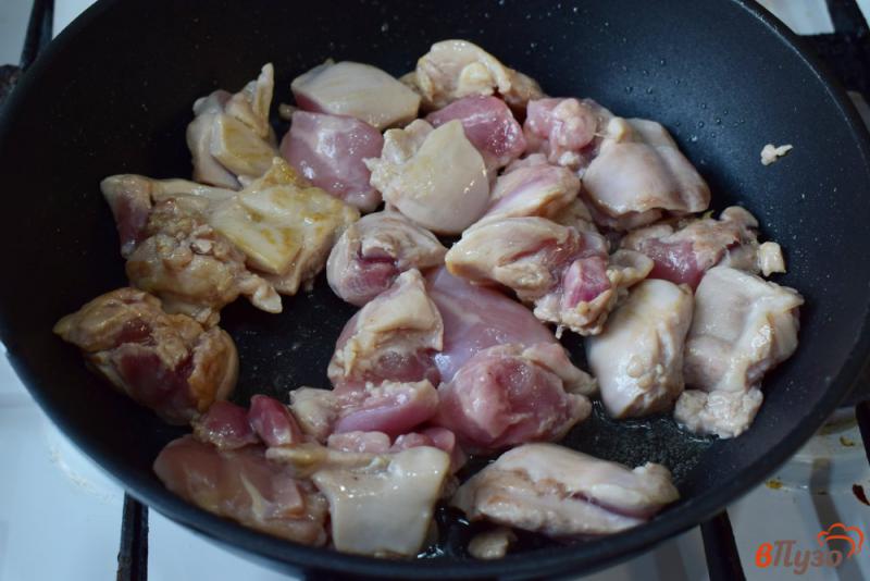 Фото приготовление рецепта: Курица со сливками и чесноком шаг №1