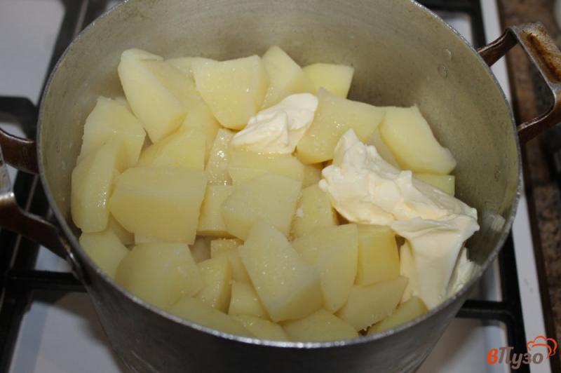 Фото приготовление рецепта: Молодой картофель с зеленью и маслом шаг №3