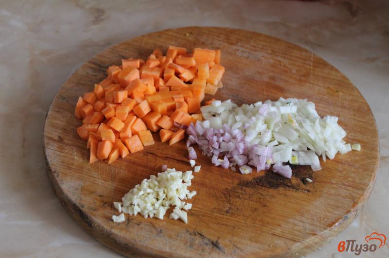 Фото приготовление рецепта: Рис с курицей и помидорами в мультиварке шаг №1