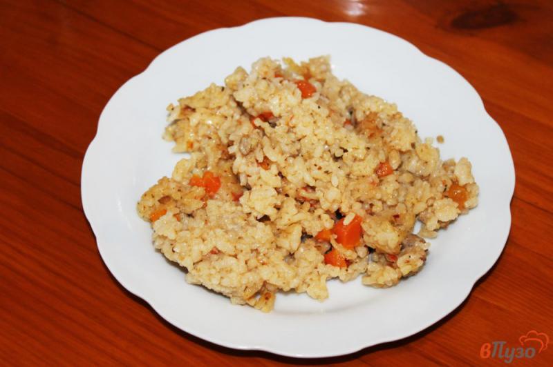 Фото приготовление рецепта: Рис с курицей и помидорами в мультиварке шаг №8