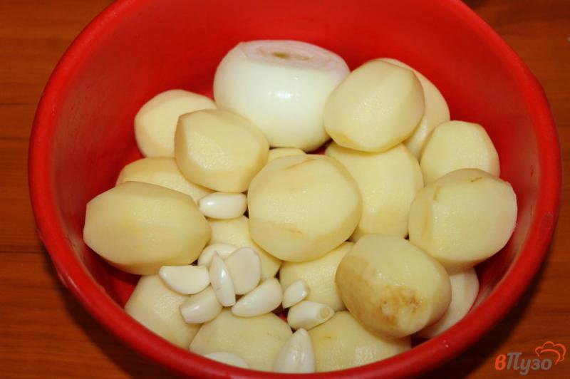 Фото приготовление рецепта: Свиные ребра с молодым картофелем в духовке шаг №1