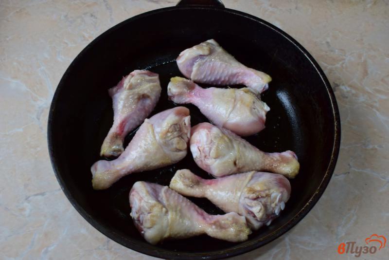 Фото приготовление рецепта: Курица с соевым соусом, лимоном и базиликом шаг №1