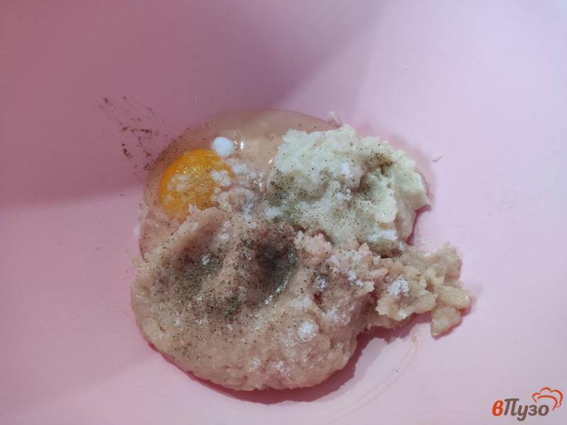 Фото приготовление рецепта: Фрикадельки-осьминожки шаг №2