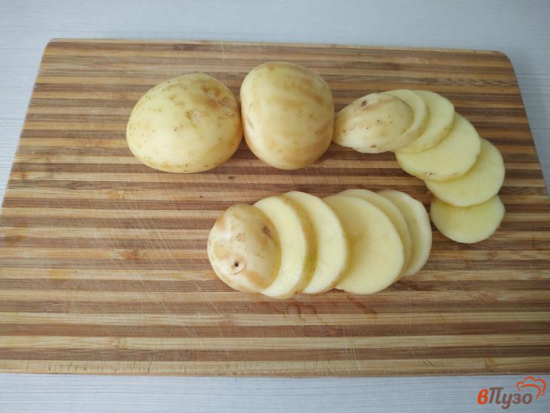 Фото приготовление рецепта: Запечённый картофель с ветчиной и помидорами шаг №1