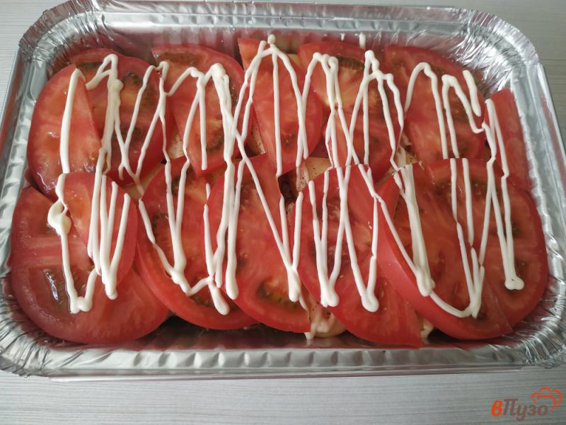 Фото приготовление рецепта: Запечённый картофель с ветчиной и помидорами шаг №7