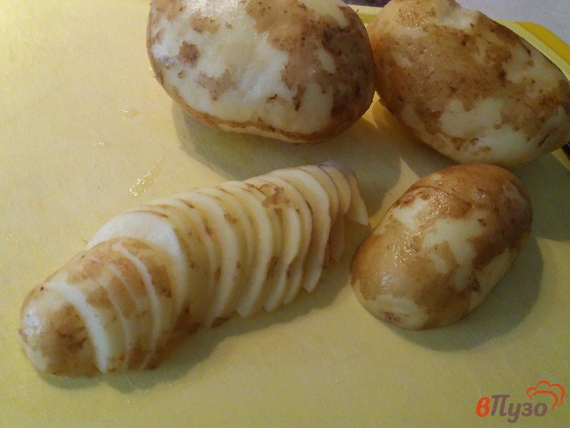 Фото приготовление рецепта: Молодой жаренный картофель шаг №2