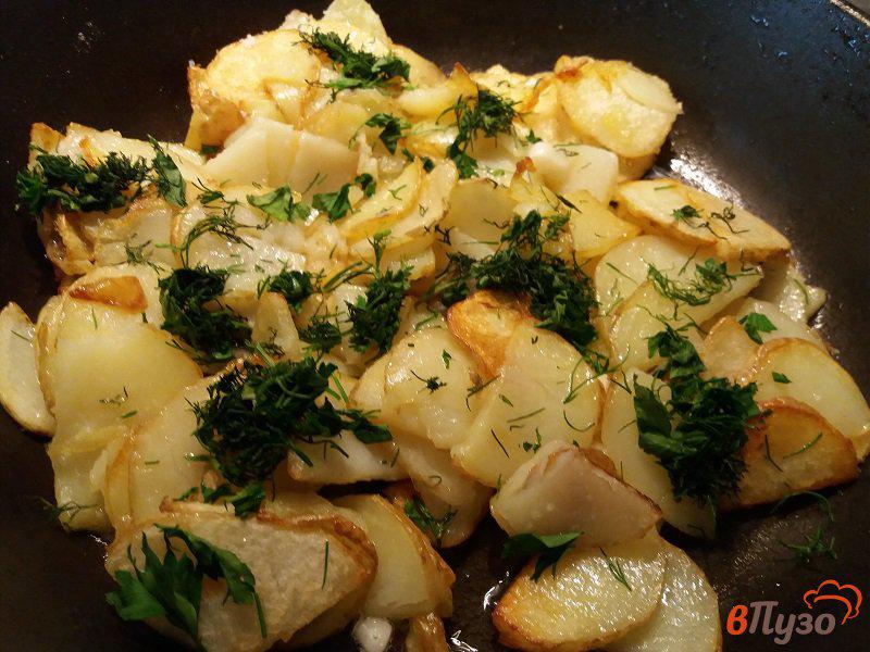 Фото приготовление рецепта: Молодой жаренный картофель шаг №6