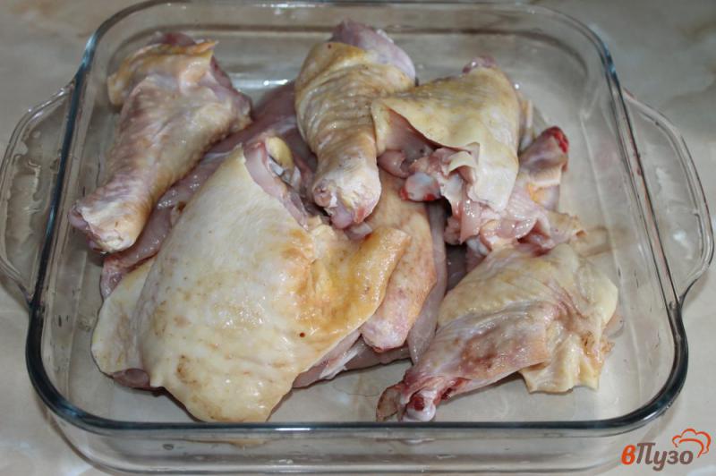 Фото приготовление рецепта: Запеченная курица с молодым картофелем в духовке шаг №1