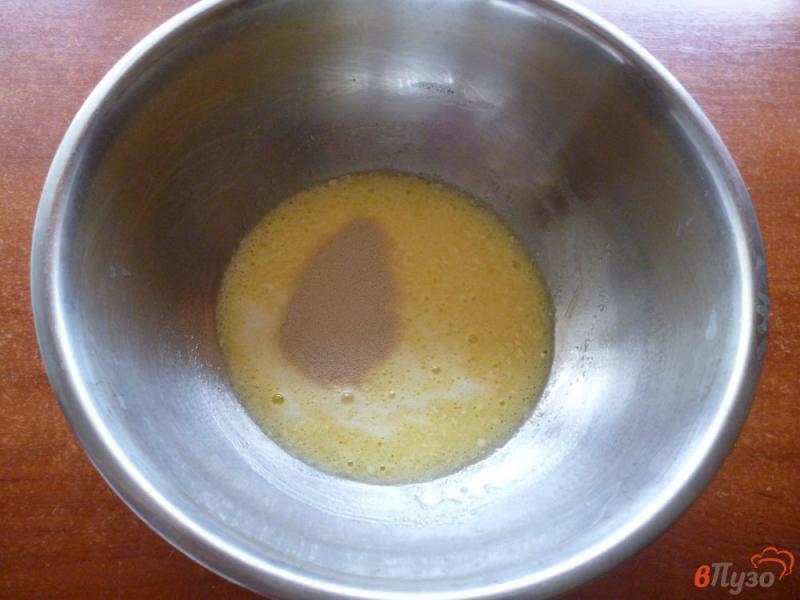 Фото приготовление рецепта: Рогалики с вишней шаг №3