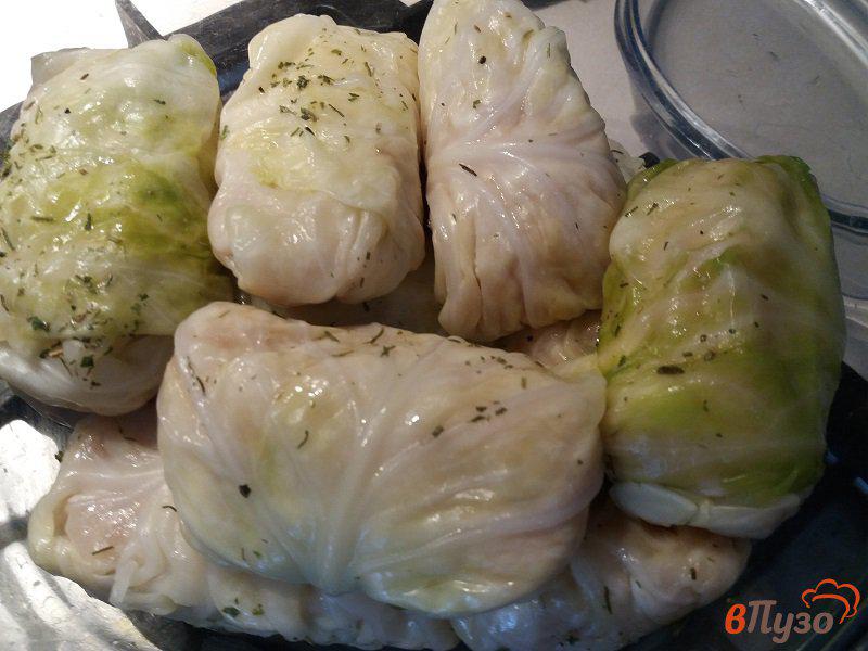 Фото приготовление рецепта: Голубцы из молодой капусты с куриным фаршем шаг №7