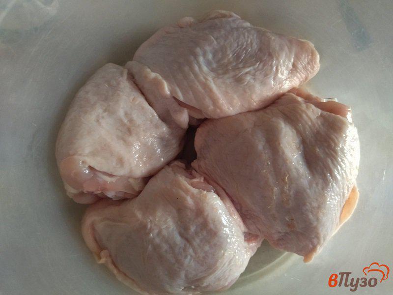 Фото приготовление рецепта: Запеченные куриные бедрышки в остро-сладком маринаде шаг №7
