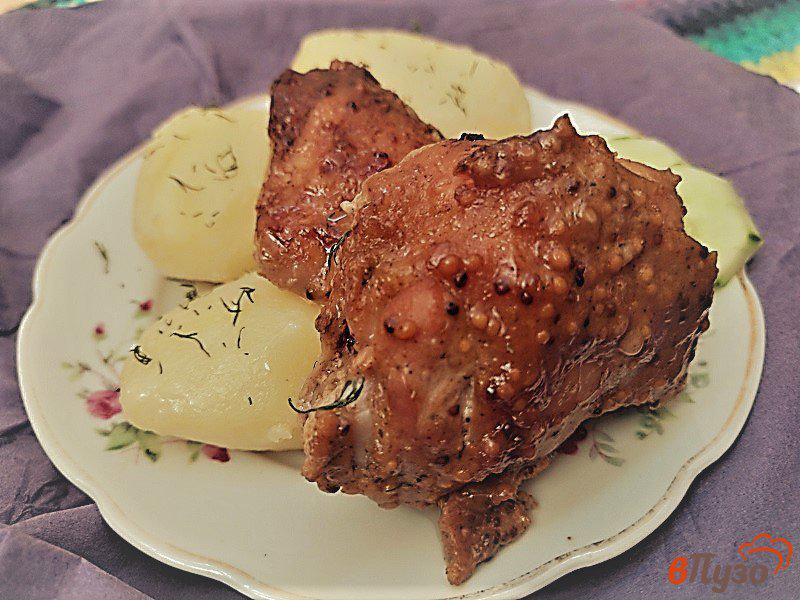 Фото приготовление рецепта: Запеченные куриные бедрышки в остро-сладком маринаде шаг №11