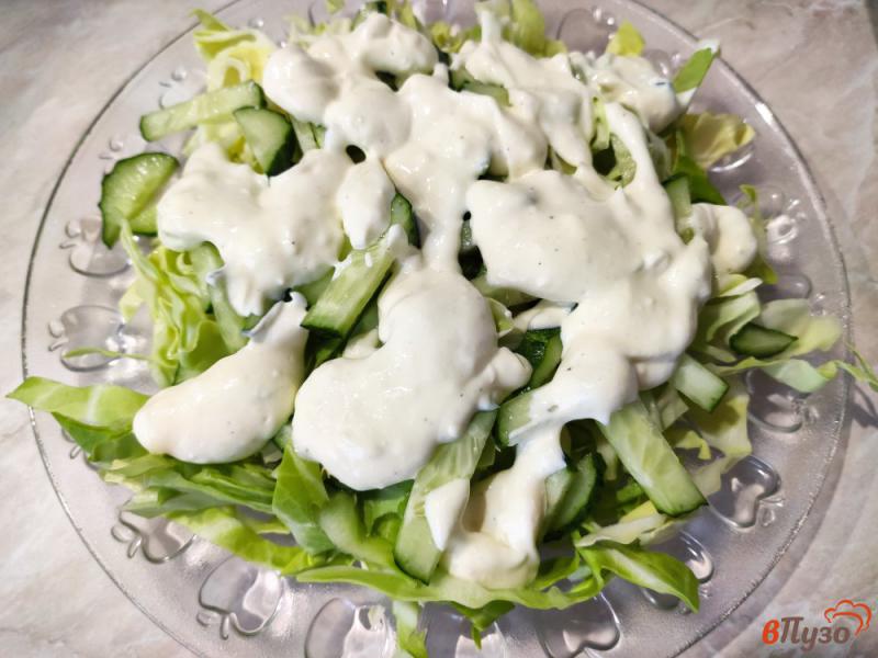 Фото приготовление рецепта: Овощной салат с отварным куриным филе шаг №5