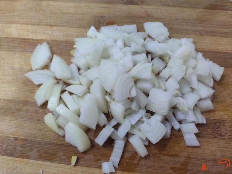 Фото приготовление рецепта: Картофель с консервированной рыбой шаг №2