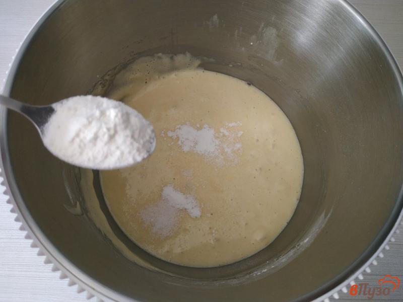 Фото приготовление рецепта: Заливной абрикосовый пирог шаг №5
