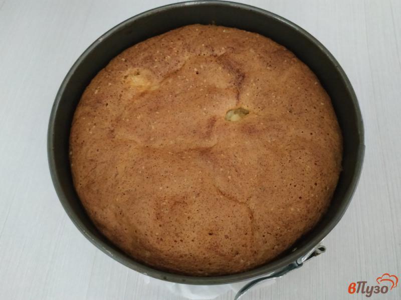 Фото приготовление рецепта: Заливной абрикосовый пирог шаг №11