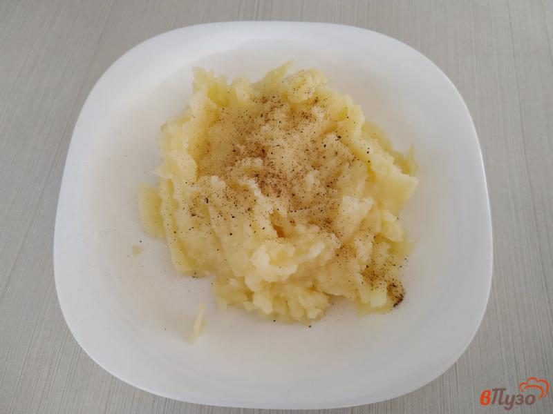 Фото приготовление рецепта: Пирожки с картошкой на тонком бездрожжевом тесте шаг №4