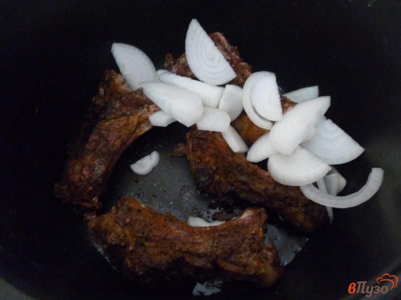 Фото приготовление рецепта: Свиные ребра тушеные в мультиварке-скороварке шаг №3