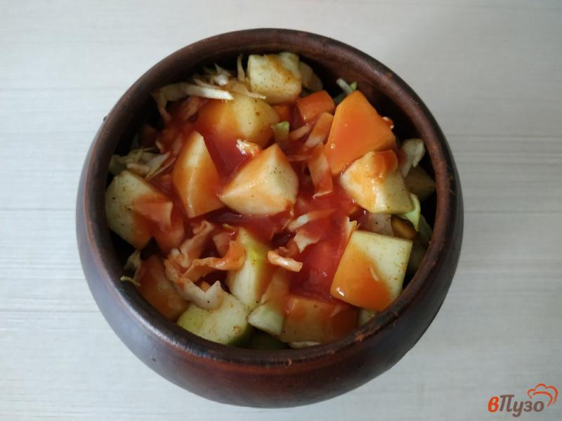 Фото приготовление рецепта: Овощное рагу с картошкой в духовке шаг №8