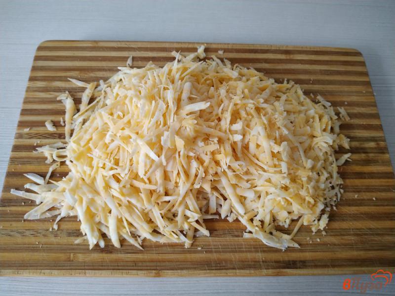 Фото приготовление рецепта: Сырный пирог из слоёного теста фило шаг №3