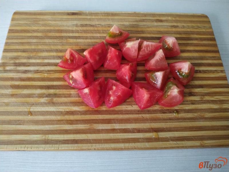 Фото приготовление рецепта: Салат с двух видов помидор и сыра фета шаг №1
