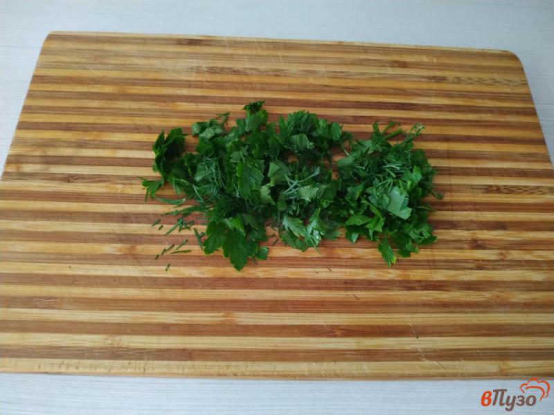 Фото приготовление рецепта: Салат с двух видов помидор и сыра фета шаг №4