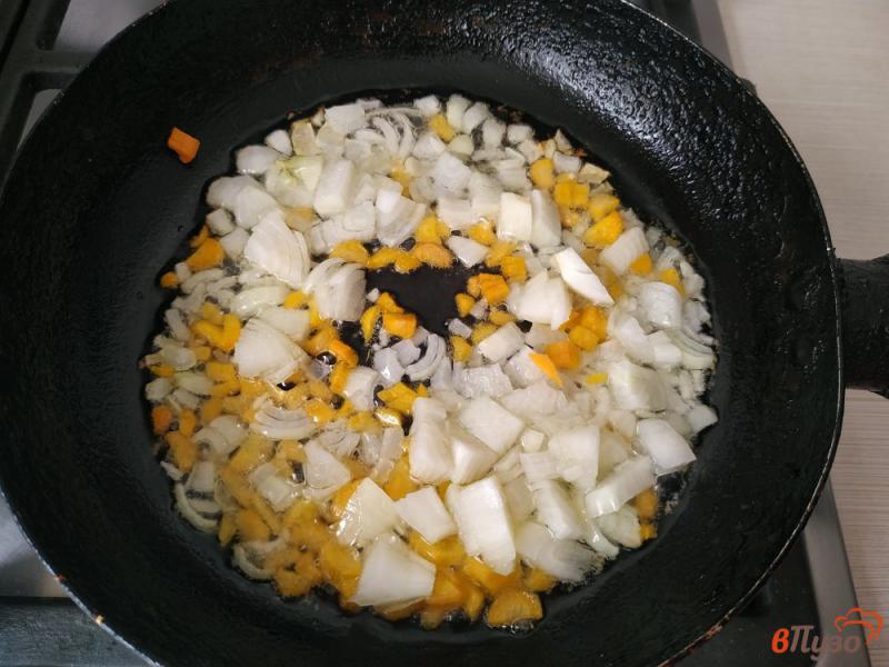 Фото приготовление рецепта: Постный кукурузный суп с шампиньонами шаг №3