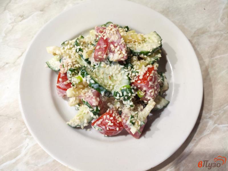 Фото приготовление рецепта: Овощной салат со сметаной шаг №5