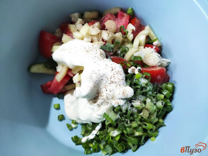 Фото приготовление рецепта: Овощной салат со сметаной шаг №3