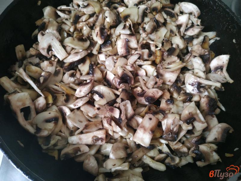 Фото приготовление рецепта: Пирог из лаваша с грибами и луком шаг №2