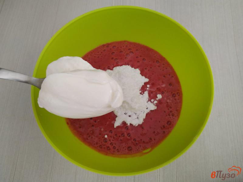 Фото приготовление рецепта: Клубнично банановое мороженое шаг №5