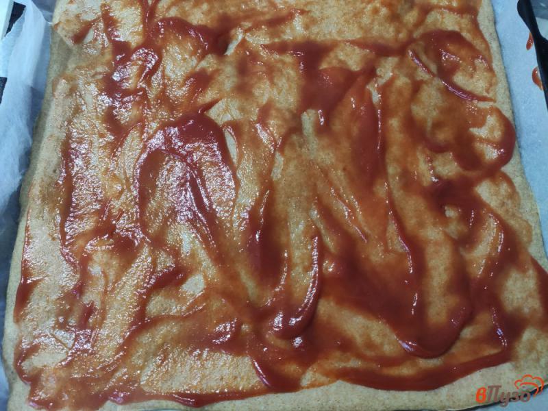 Фото приготовление рецепта: Пицца на кефире с курицей и помидорами шаг №14