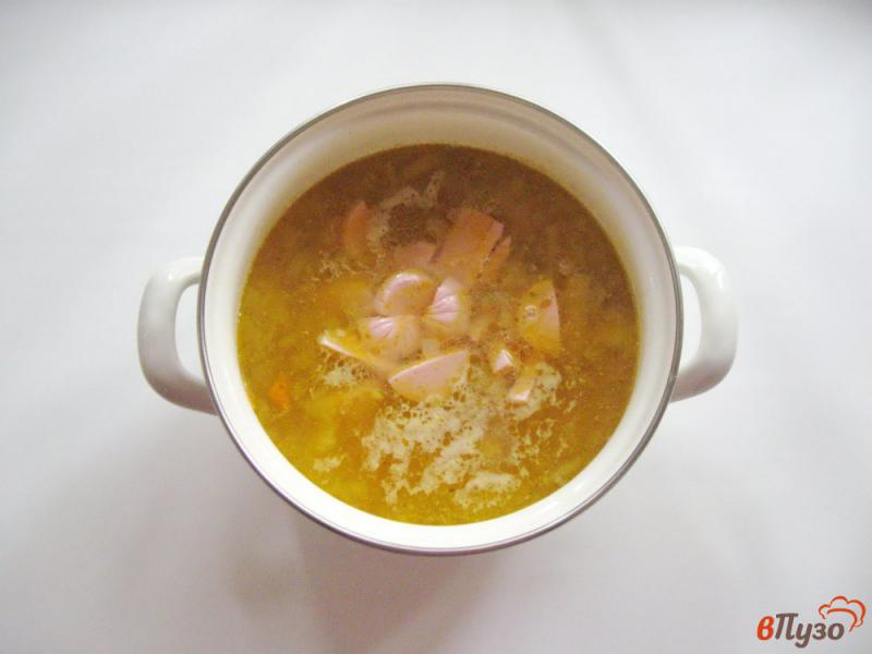 Фото приготовление рецепта: Суп из чечевицы с сардельками шаг №5