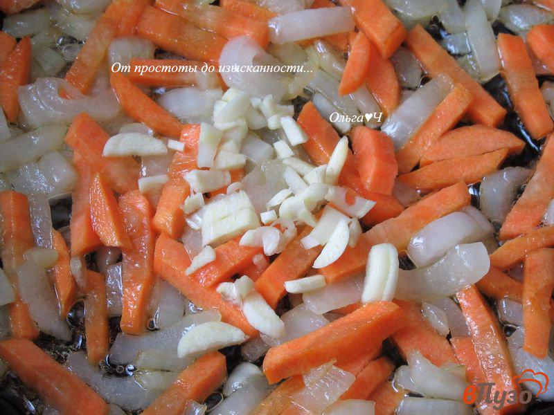 Фото приготовление рецепта: Чечевичный суп с квашеной капустой шаг №3