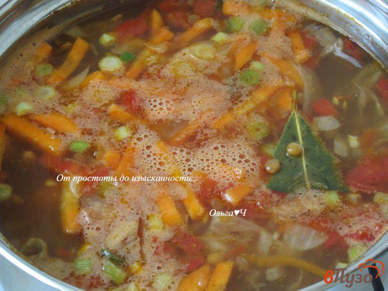 Фото приготовление рецепта: Чечевичный суп с квашеной капустой шаг №7