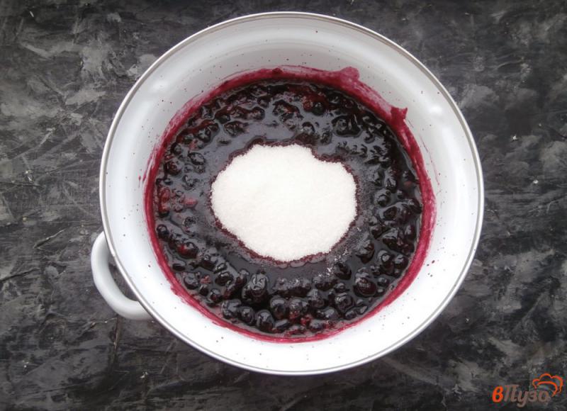Фото приготовление рецепта: Варенье желе из черной смородины на зиму шаг №4