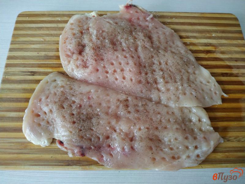 Фото приготовление рецепта: Куриные отбивные в яично- сметаном кляре шаг №3
